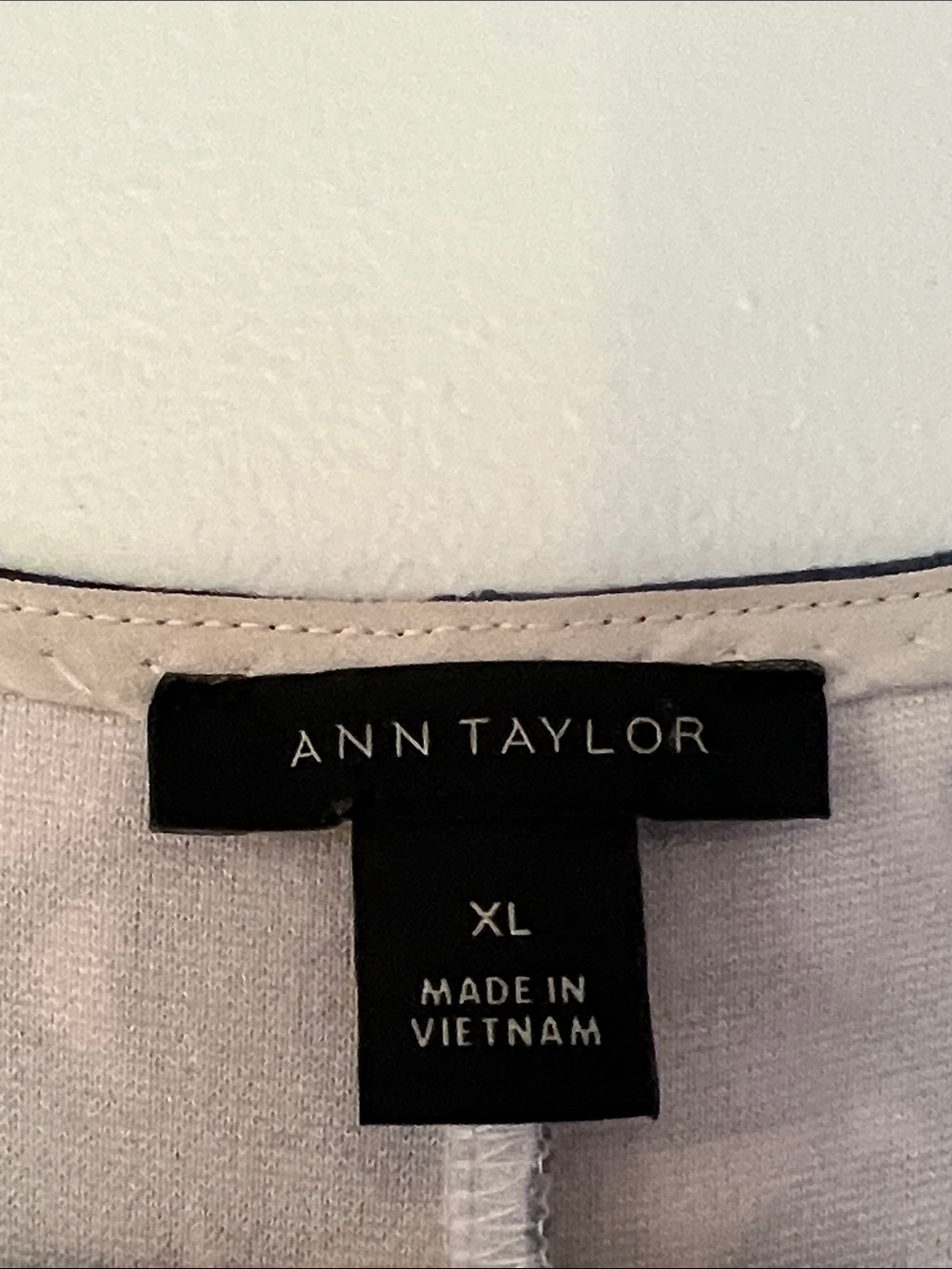 Ann Taylor Navy Floral V-Neck Sleeveless Top - Picture 5 of 5
